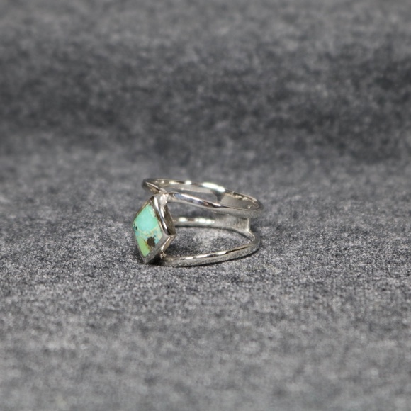 925 sterling silver genuine turquoise Ring - Picture 5 of 9